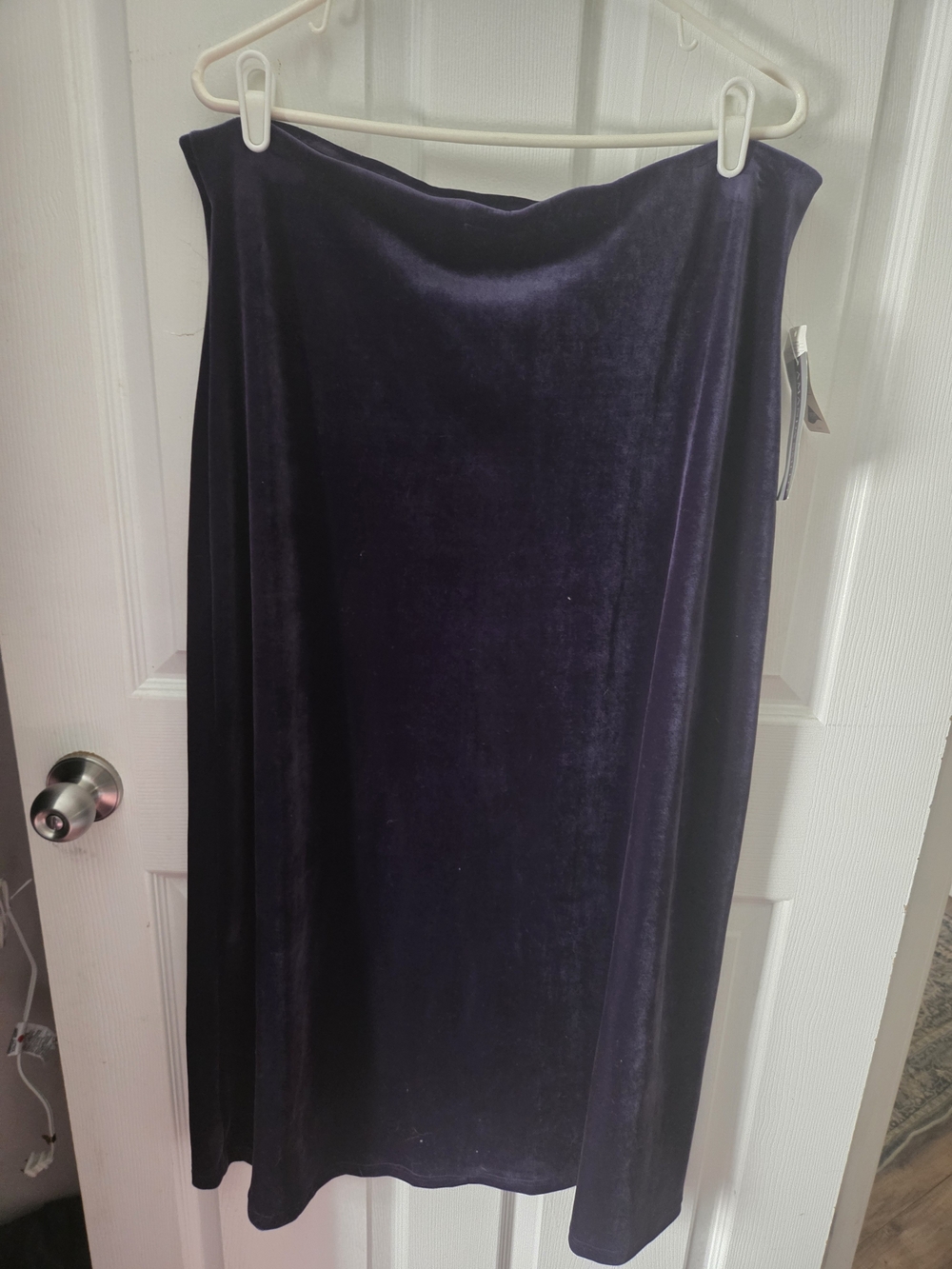 Amanda Smith Velvet Midi Skirt in Deep Purple